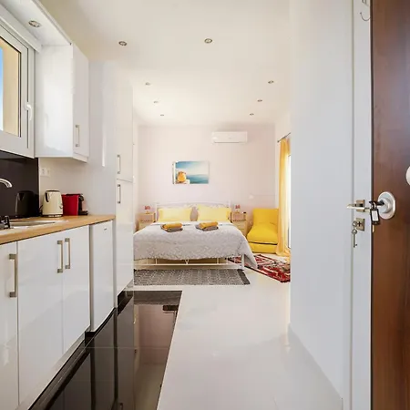 Kaisariani Rooftop Apartment Athens